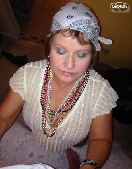 TAC Amateurs pleased to share with you a free photo gallery with Busty Bliss in sucking on dick scene