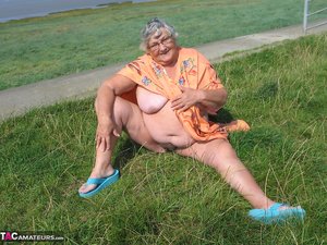 TAC Amateurs pleased to share with you a free photo gallery with Grandma Libby xxx gallery 269192